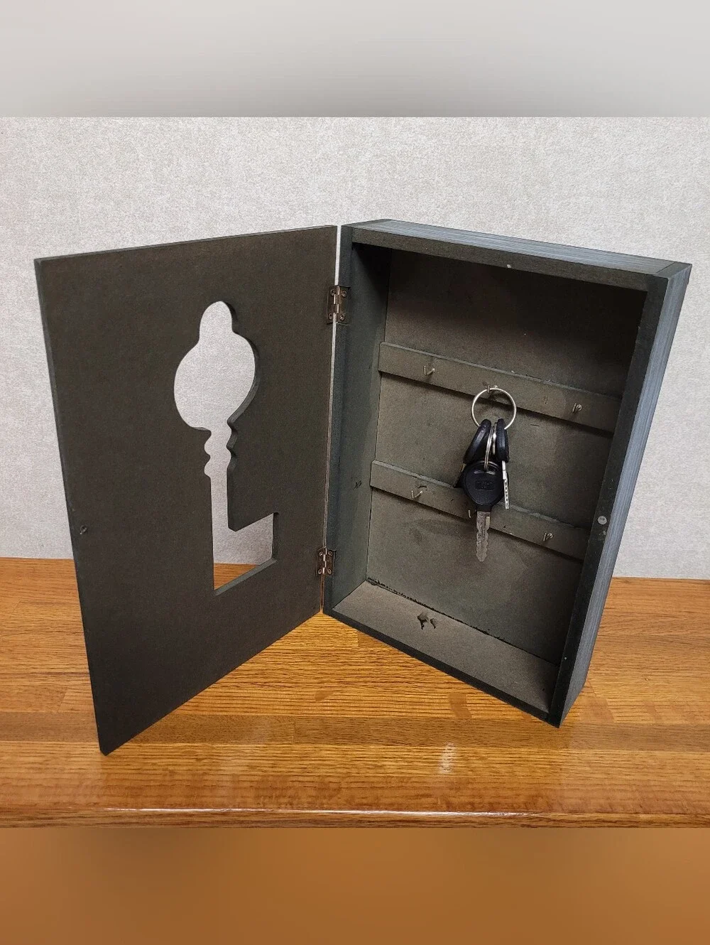 Key Holder Box - Decorative License Plate. Wall Mount